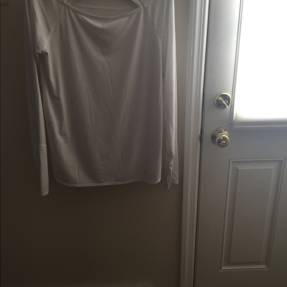 Workout top. - Picture 2 of 4